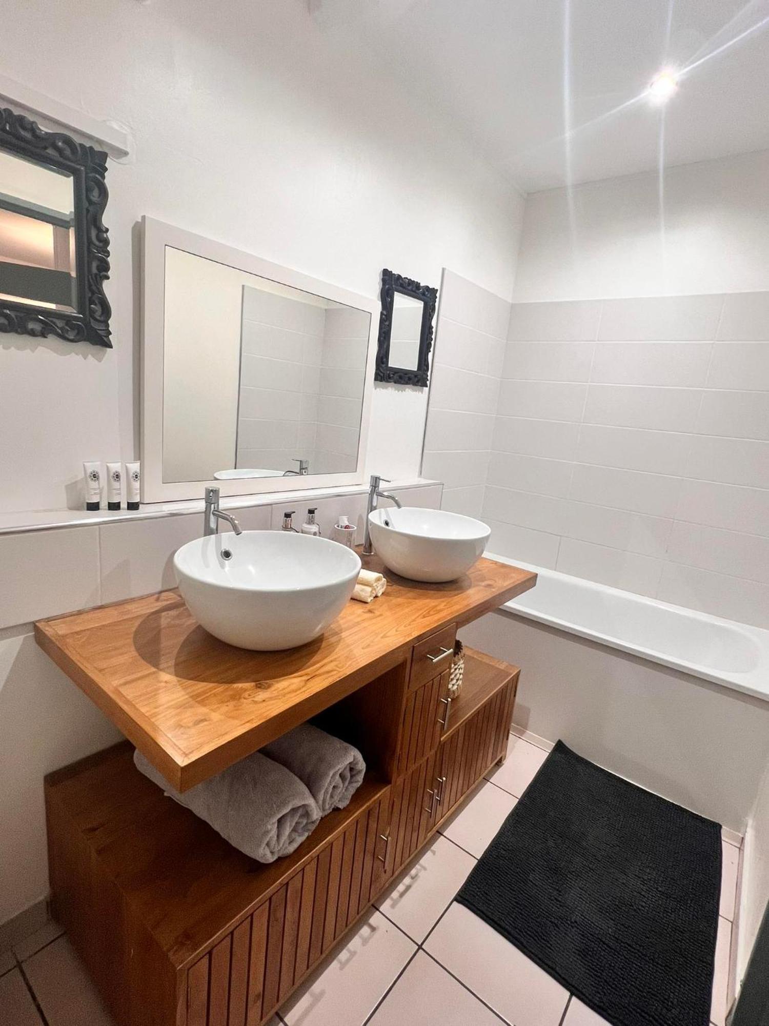 Duplex Ophelie Apartment แซงต์-เดอนี ภายนอก รูปภาพ